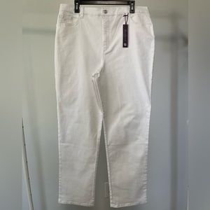 Gloria Vanderbilt Amanda slimming heritage fit tapered white coastal jeans